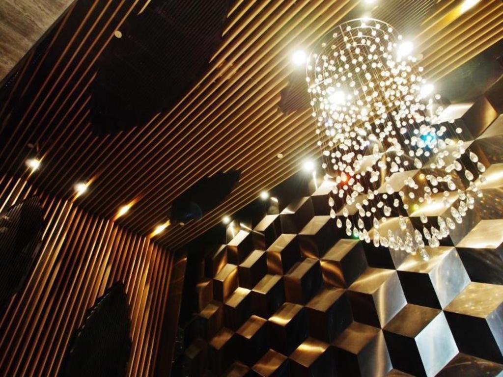 โรงแรมคราฟา ฮาร์เบอร์ โรงแรม 4*