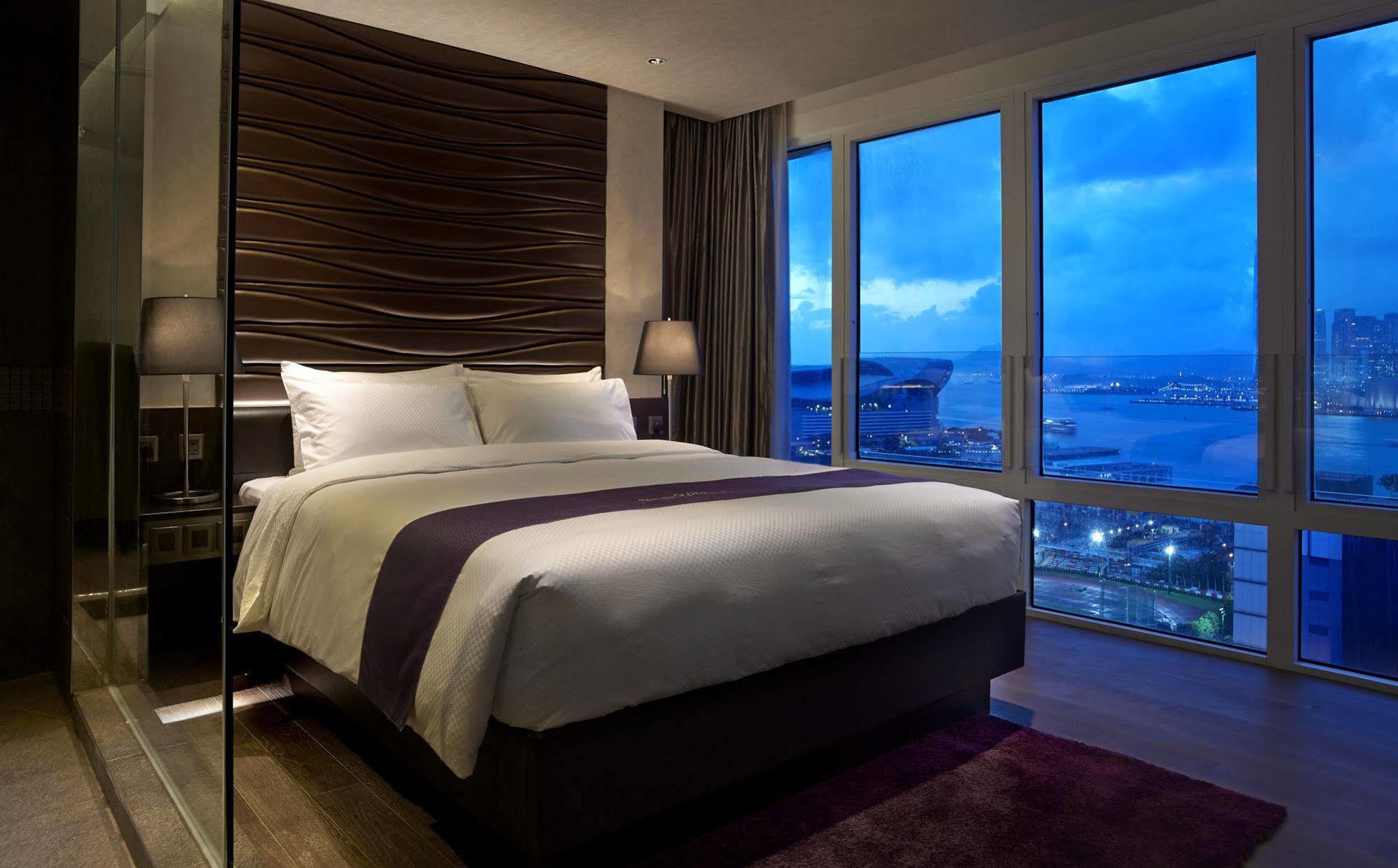 โรงแรม โรงแรมคราฟา ฮาร์เบอร์ 4*
