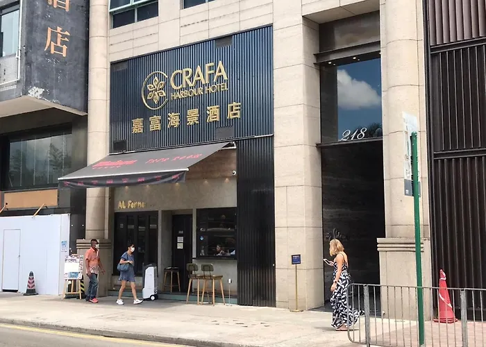 Crafa Harbour Hotel